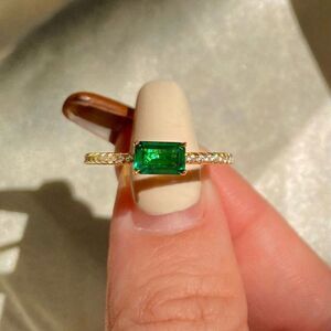 Size 6 Emerald Sterling Silver Baguette CZ Ring, Dainty Vintage Emerald Statemen